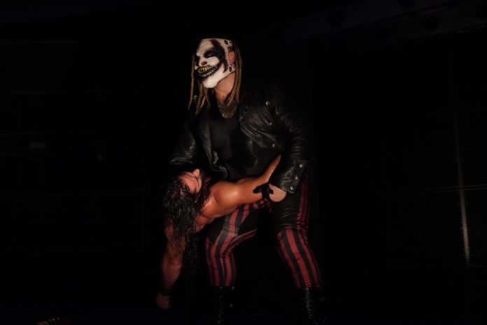 Bray Wyatt überrascht Seth Rollins bei WWE Clash of Champions 2019 - (c) WWE. All Rights Reserved.