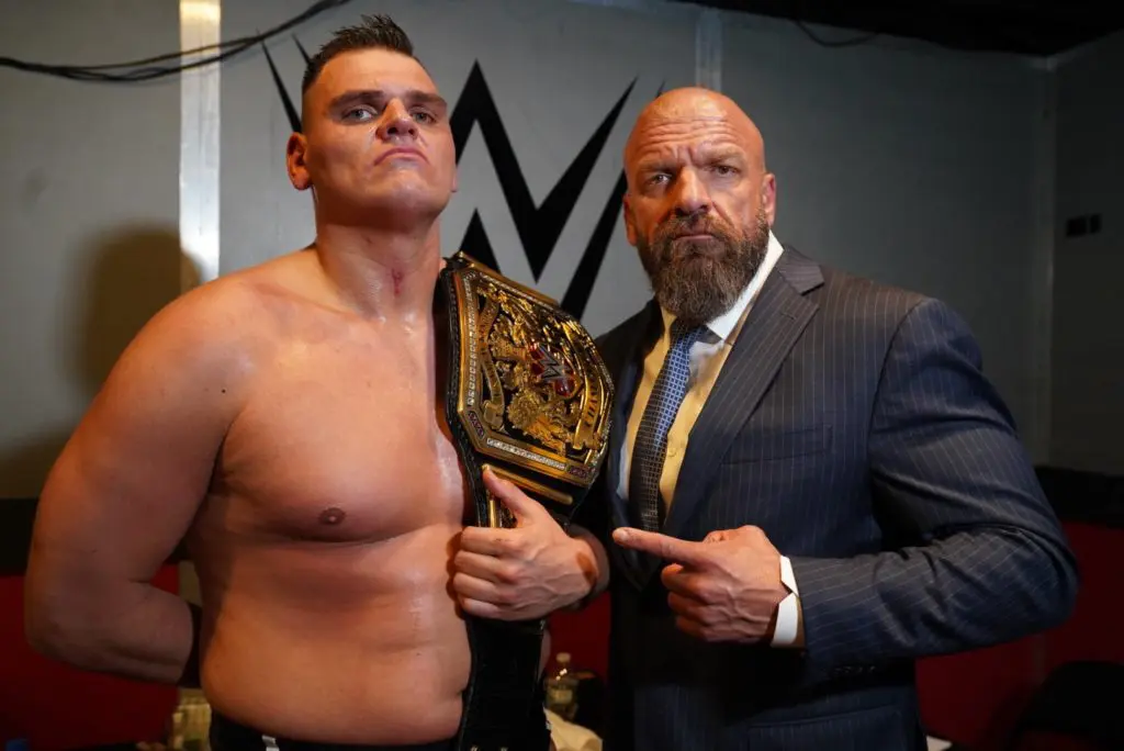 Triple H mit WWE NXT United Kingdom Champion Walter