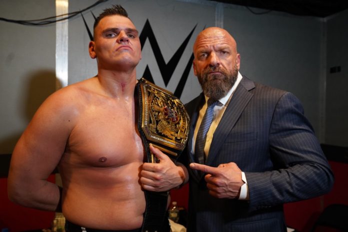 Triple H mit WWE NXT United Kingdom Champion Walter