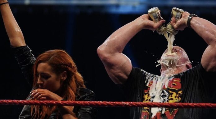 Stone Cold Steve Austin und Becky Lynch - (c) 2020 WWE. All Rights Reserved.