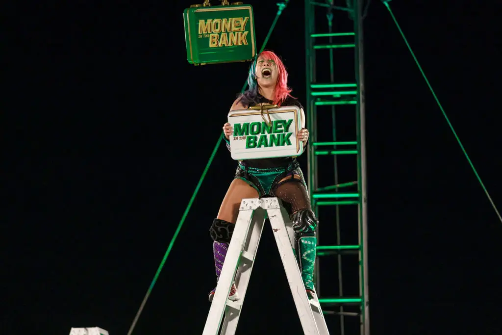 Asuka siegt bei WWE Money in the Bank 2020 (Bild: (c) 2020 WWE. All Rights Reserved.)