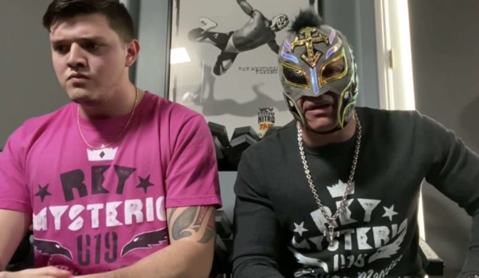 Rey Mysterio und Dominick bei WWE Raw (1.6.20)