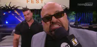 AEW-Manager Tazz mit einem Gruß an WWE beim Fyter Fest
