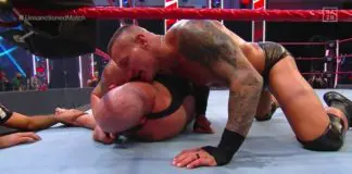 Randy Orton erlegt Big Show mit dem Punt Kick bei WWE Raw am 20. Juli 2020 - (c) 2020 WWE. All Rights Reserved.