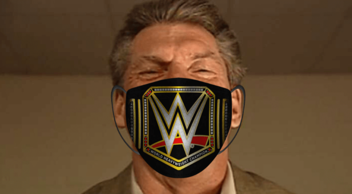 Photoshop Philipp hat WWE-Boss Vince McMahon eine Maske aufgesetzt