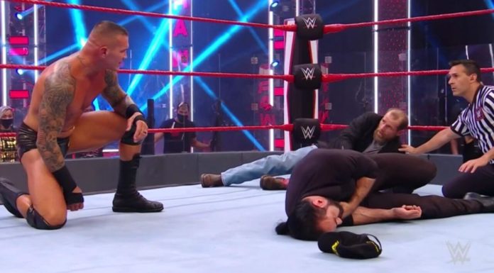 Randy Orton hat bei WWE Raw Shawn Michaels und Drew McIntyre niedergestreckt - (c) 2020 WWE. All Rights Reserved.