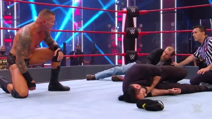 Randy Orton hat bei WWE Raw Shawn Michaels und Drew McIntyre niedergestreckt - (c) 2020 WWE. All Rights Reserved.