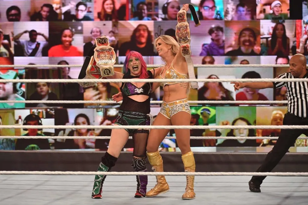 Charlotte Flair und Asuka sind WWE Women's Tag Team Champions - WWE TLC 2020 - (c) 2020 WWE. All Rights Reserved.