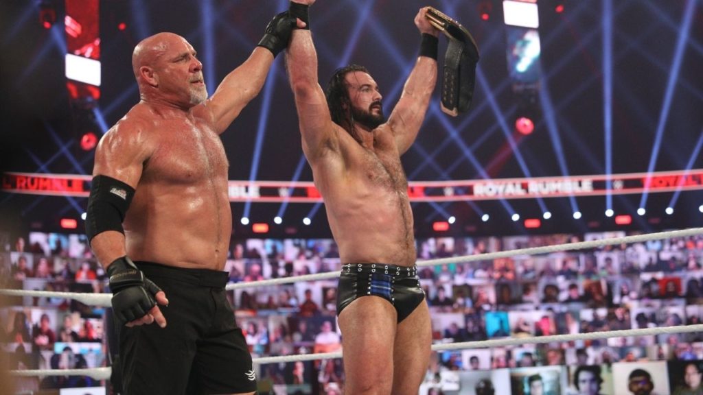 Bill Goldberg präsentiert den WWE-Champion Drew McIntyre beim WWE Royal Rumble 2021