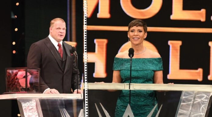Kane und Molly Holly bei der WWE Hall of Fame 2021 - (c) 2021 WWE. All Rights Reserved.