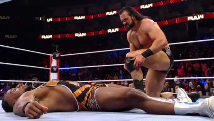 Drew McIntyre hat den Champion Big E ausgeschaltet - WWE Raw vom 11. Oktober 2021