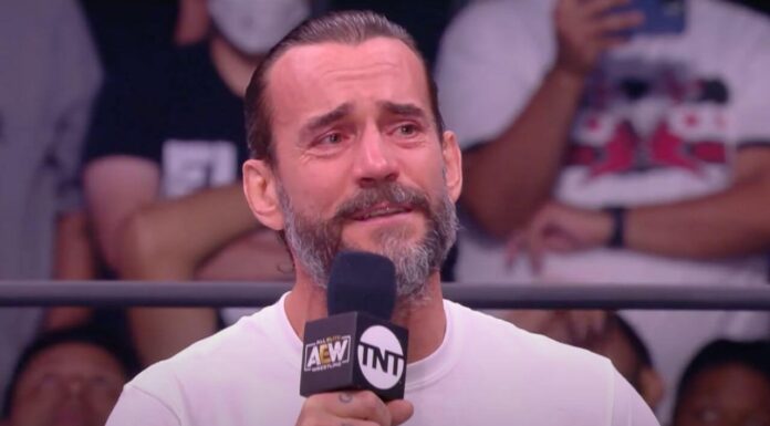 CM Punk teilt den Fans mit: "Ich bin verletzt!" - AEW Rampage vom 3. Juni 2022