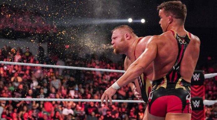 Zu viel Hot Dogs gemampft: Otis reihert in den Ring! WWE Raw vom 4. Juli 2022 / Foto: (c) WWE. All Rights Reserved.