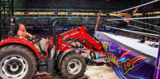 Hier wird ein landwirtschaftliches Nutzfahrzeug von Brock Lesnar zweckentfremdet - WWE SummerSlam 2022