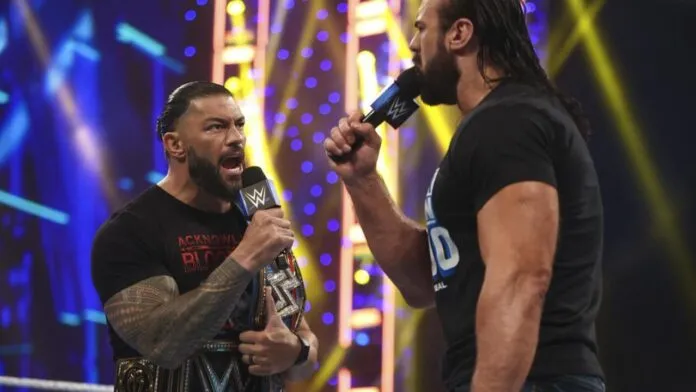 Drew und Roman haben sich was zu sagen! SmackDown vom 19. August 2022 - Foto: WWE. All Rights Reserved.