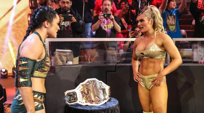 Lyra Valkyria und Tiffany Stratton (r.) stehen im Finale um die vakante Women's-Championship / WWE NXT vom 23. Mai 2023 / Foto: (c) WWE