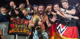 World-Heavyweight-Champion Seth Rollins mit seinen deutschen Freunden in Köln / (c) 2023 WWE