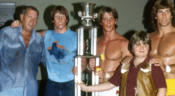 Fritz Von Erich mit seinen Söhnen / World Class Championship Wrestling / Foto: George Napolitano