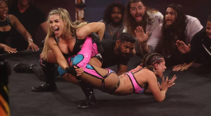 Natalya versucht das Underground-Match gegen Lola Vice mit dem Sharpshooter zu beenden / WWE NXT vom 30. April 2024